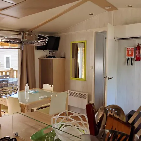 Holiday home Chaleureux A Avec Piscine Partagee Saint-Julien-en-Born